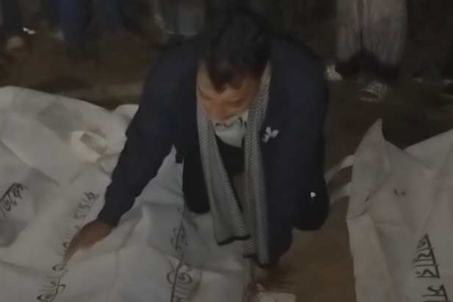 কুমিল্লায় মোটরসাইকেল দুর্ঘটনায় তিন জনের মৃত্যু 