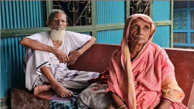 রামগঞ্জে বৃদ্ধ মা-বাবার ঠাঁই হয়নি ছেলেদ