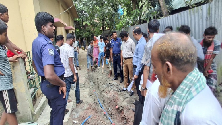 বাঞ্ছারামপুরে অবৈধ গ্যাস সংযোগের বিরুদ্ধ