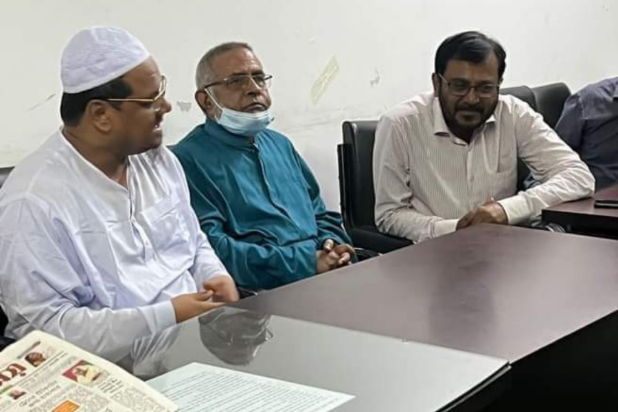 জামাতের বহিস্কৃত দুই নেতার সাথে চরমোনাইর পীরের বৈঠক