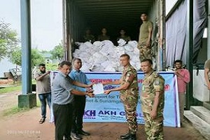 বন্যার্তের ঘরে ত্রাণ পৌঁছাবে একেএইচ গ্রুপ