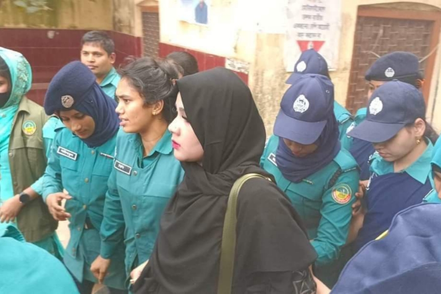 রিমান্ড নামঞ্জুর  কারাগারের পথে মাহিয়া মাহি 