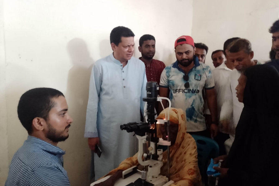 বরুড়ায় বিনামূল্যে চোখের চিকিৎসা পেয়ে হাসি ফুটেছে দুই হাজার মানুষের মুখে 