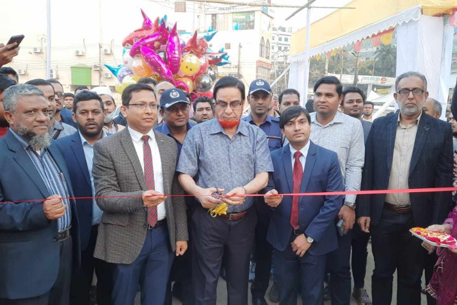 কুমিল্লা টাউনহল মাঠে ৮দিন ব্যাপী বিসিক একুশে শিল্পমেলার উদ্বোধন 