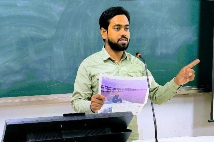 বিশ্বের ২৩ টি দেশকে পেছনে ফেলে সেরা ছাত্র নির্বাচিত হলেন বাংলাদেশের শরীফ খান